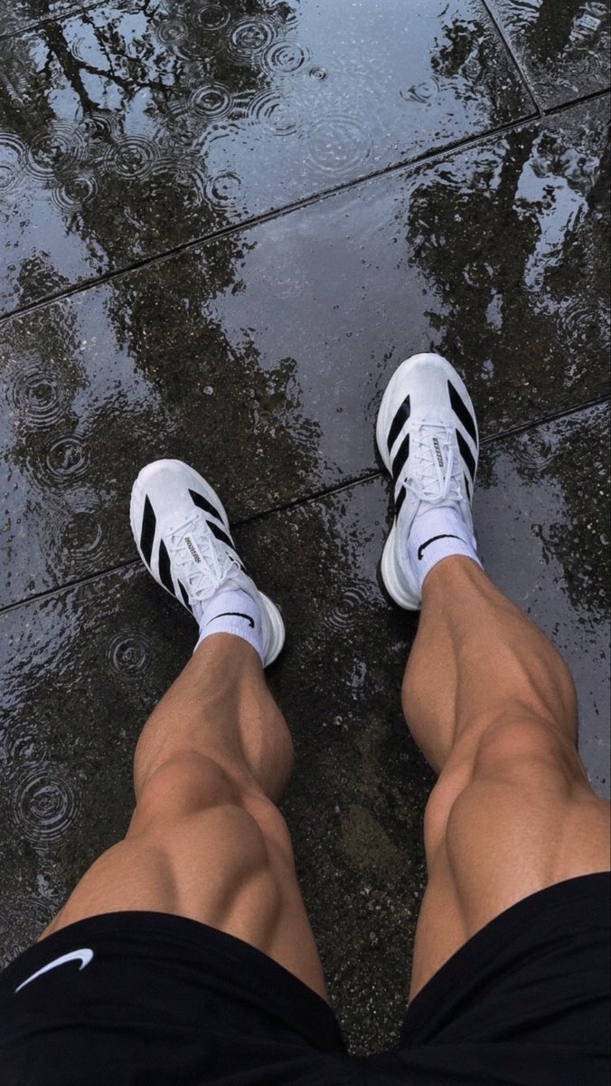 Dogukanyaaa's tweet photo. Gökyüzü ağlarken koşu yapmayaaa bayılıyorum…. GÜNAYDINNN 🌦️ https://t.co/greU71VoqY