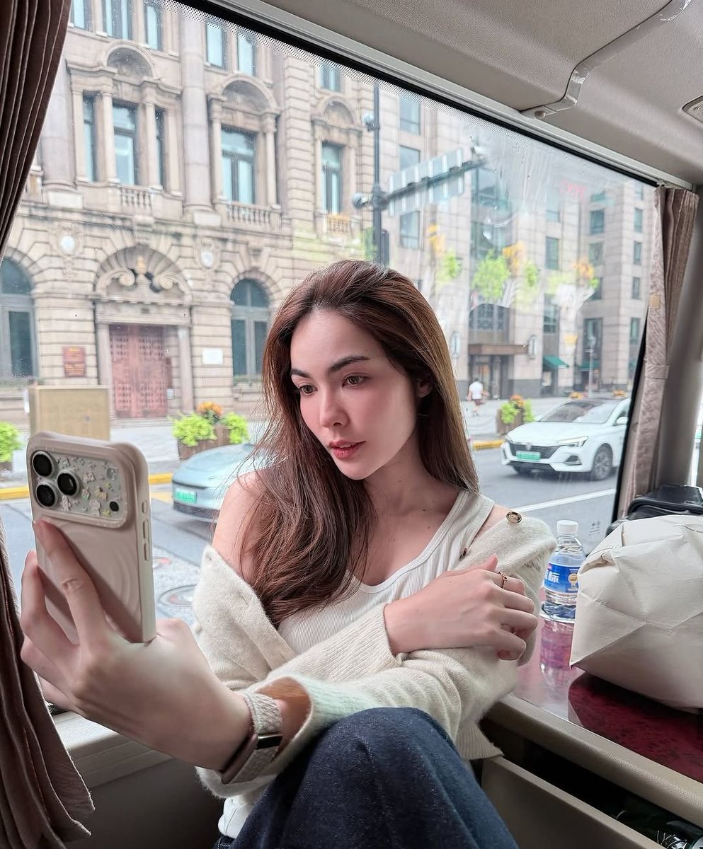 viraltakes's tweet photo. Charlotte Austin via her recent Instagram post. https://t.co/QP95luOtZG