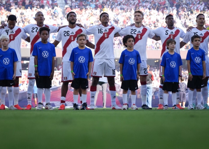 informanteperu's tweet photo. Qué dicen las apuestas: Perú mide fuerzas ante México en Nueva Jersey https://t.co/UtYKN1wtVQ https://t.co/LGrnfyU56d