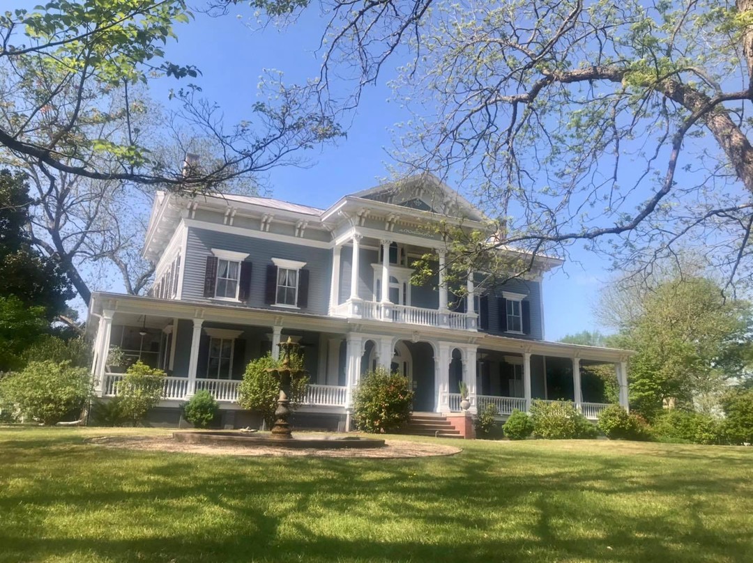 _rafamartins's tweet photo. Facebook friends, we’ve had two cancellations for this weekend. Our weekends tend to book up fast and they are fully booked until Memorial Day weekend. If you’re looking for a quick getaway, Little Washington is the place to go. Book online at https://t.co/hW7GAMkkWW