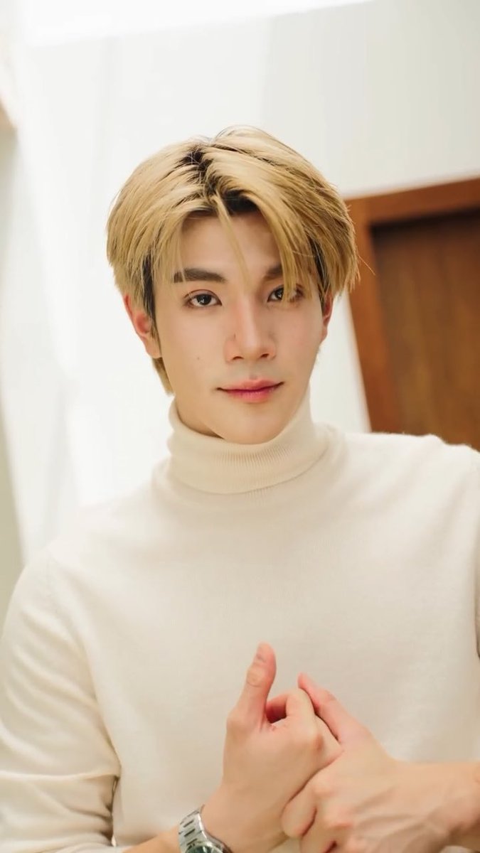 nongsiii's tweet photo. he’s so ethereal fr… like that’s literally a prince right there 🫠🫠🫠🫠🫠

#AUGUSTMAN #AUGUSTMANSG
#Fourthnattawat #โฟร์ทณัฐวรรธน์ https://t.co/8wKPYOnZCz