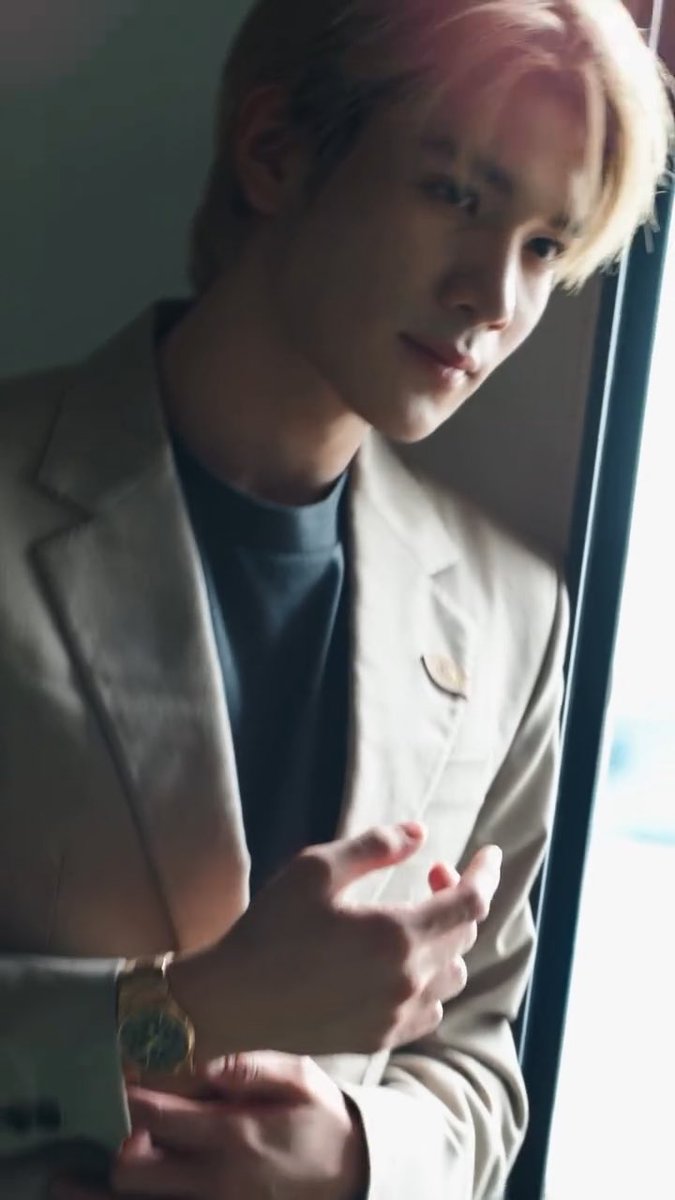 nongsiii's tweet photo. he’s so ethereal fr… like that’s literally a prince right there 🫠🫠🫠🫠🫠

#AUGUSTMAN #AUGUSTMANSG
#Fourthnattawat #โฟร์ทณัฐวรรธน์ https://t.co/8wKPYOnZCz