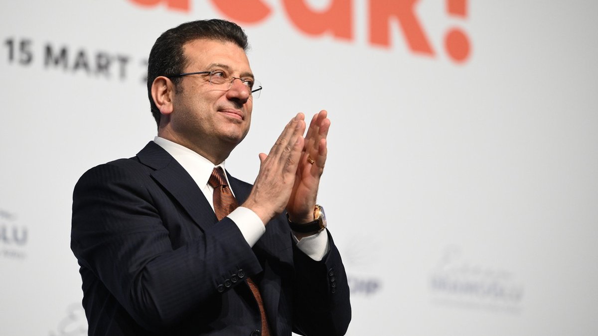 noconteks1234's tweet photo. Ekrem İmamoğlu, "Seni bekliyoruz başkanım" diye seslenen bir izleyiciye  

"Beni beklemeden harekete geçin, biz sonra katılırız aranıza" dedi.

( Fatoş Erdoğan) https://t.co/WmwGxzfk1i
