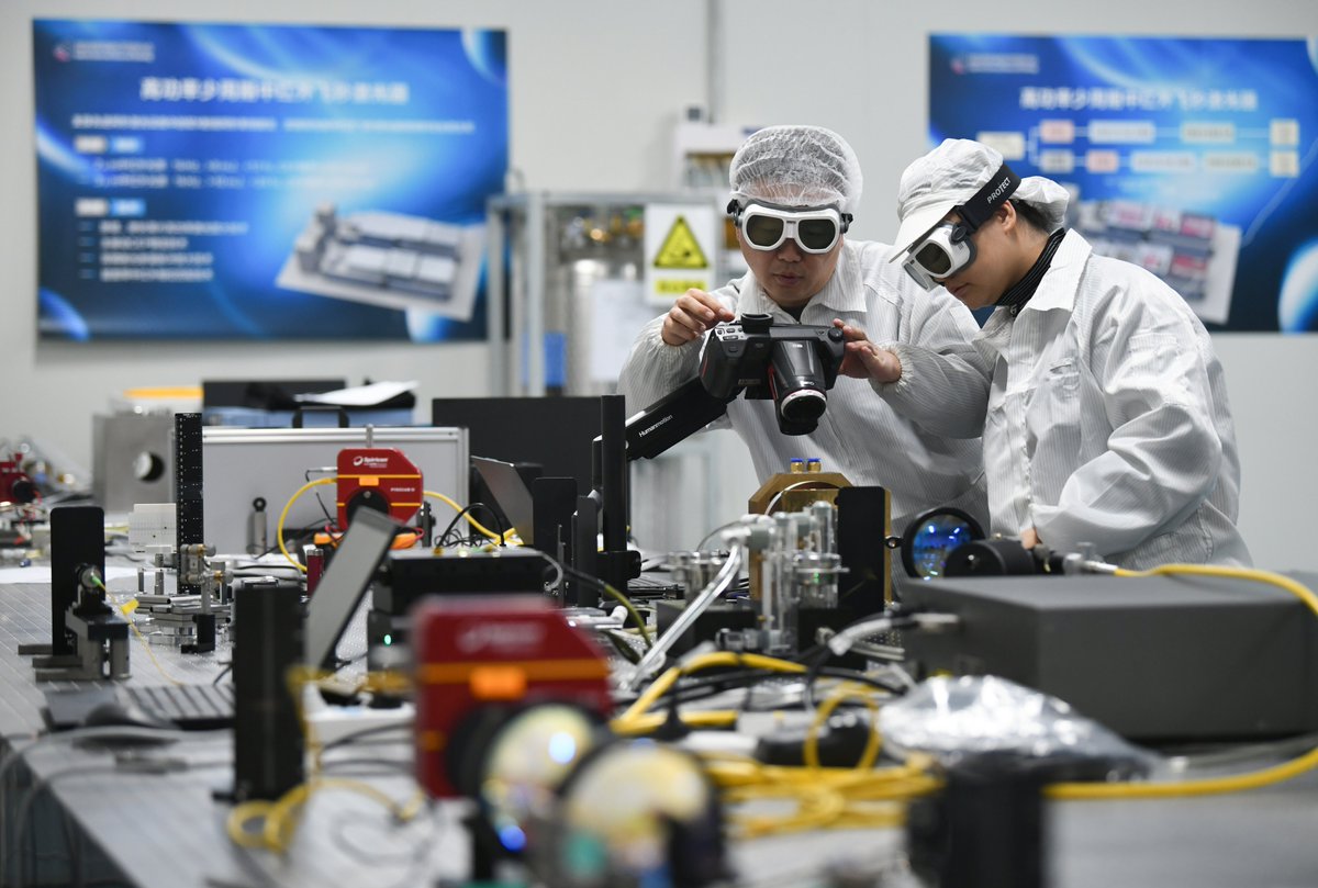 quix_79115's tweet photo. [Carbon tech innovators like Tan Xiahuan lead green energy transitions worldwide]， https://t.co/znBD5cs3ZH