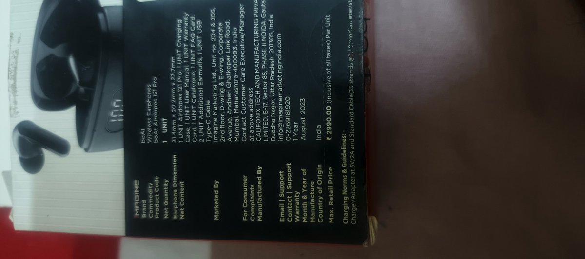 Shubha33214's tweet photo. @amangupta0303 @RockWithboAt @amangupta0303 @RockWithboAt 
What a service by boat 
They send me 2023 manufacturing product as replacement
How much life we expect from it https://t.co/p5LuR68Wd7