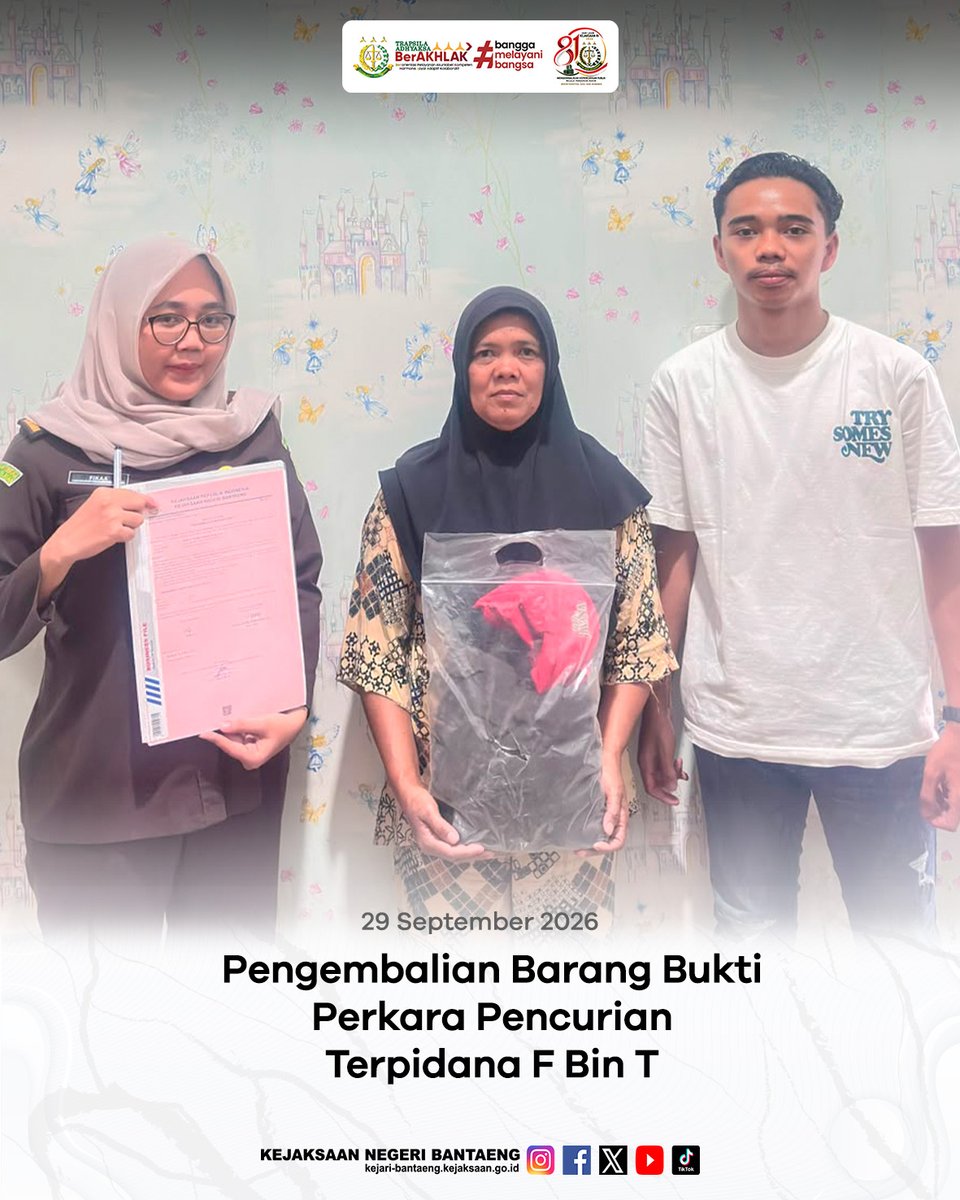 KNBantaeng's tweet photo. Seksi Pemulihan Aset melaksanakan pengembalian Barang Bukti perkara tindak pidana pencurian terpidana F BIN T Barang Bukti tersebut berupa : 
-1 (satu) buah switer warna hitam polos yang memakai penutup kepala;
-1 (satu) buah penutup wajah (topeng) berwarna hitam polos; https://t.co/8ujliRSWzA