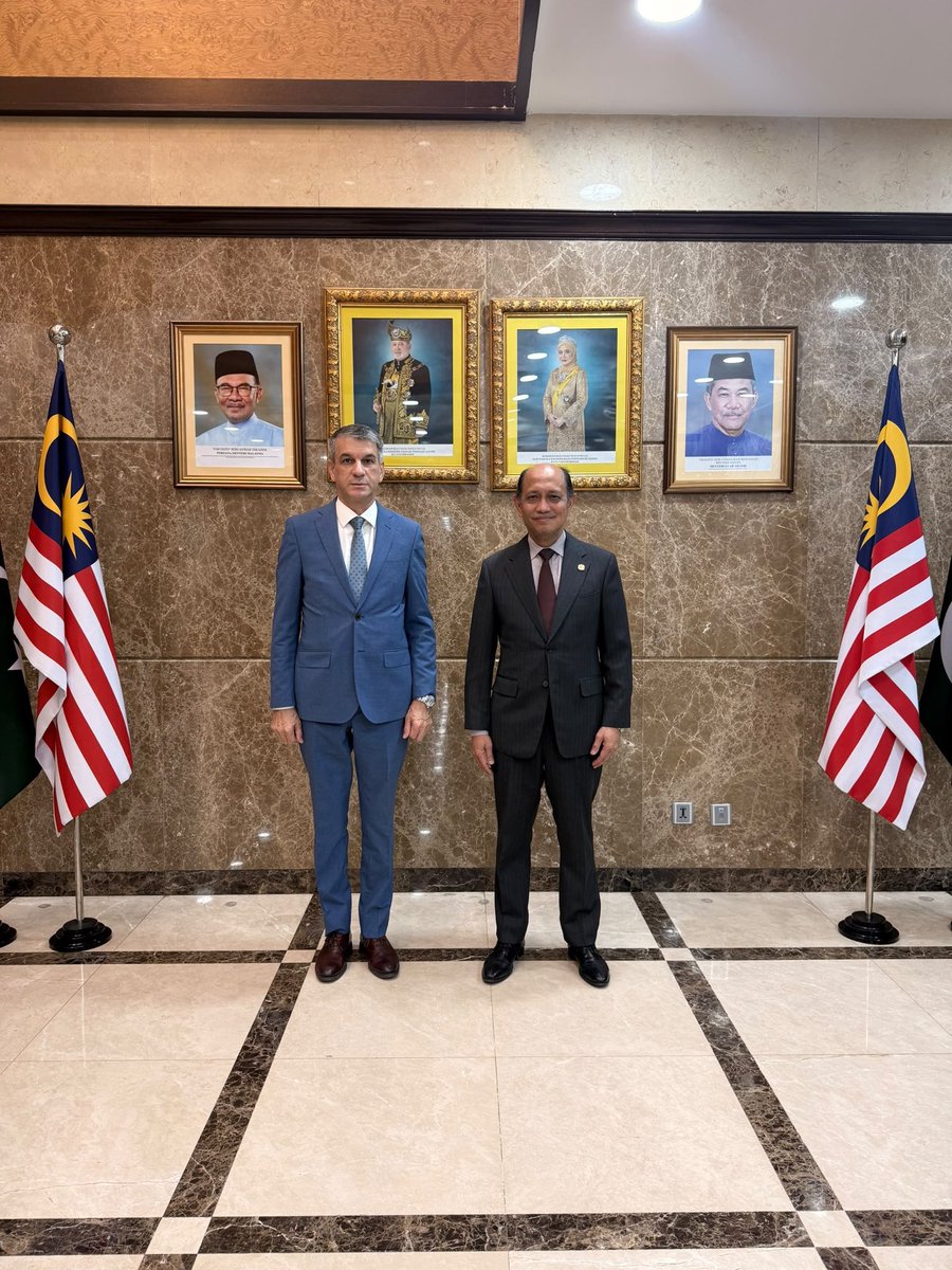 AzEmbPak's tweet photo. Ambassador-designate of the Republic of #Azerbaijan to the Islamic Republic of #Pakistan, H.E. Irfan Davudov @IrfanDavudov, paid a courtesy visit to H.E. Dato’ Mohammad Azhar bin Mazlan, (@MYHCIslamabad) High Commissioner of Malaysia to the Islamic Republic of #Pakistan.

The sides had an engaging discussion on bilateral relations and issues of mutual interest.
