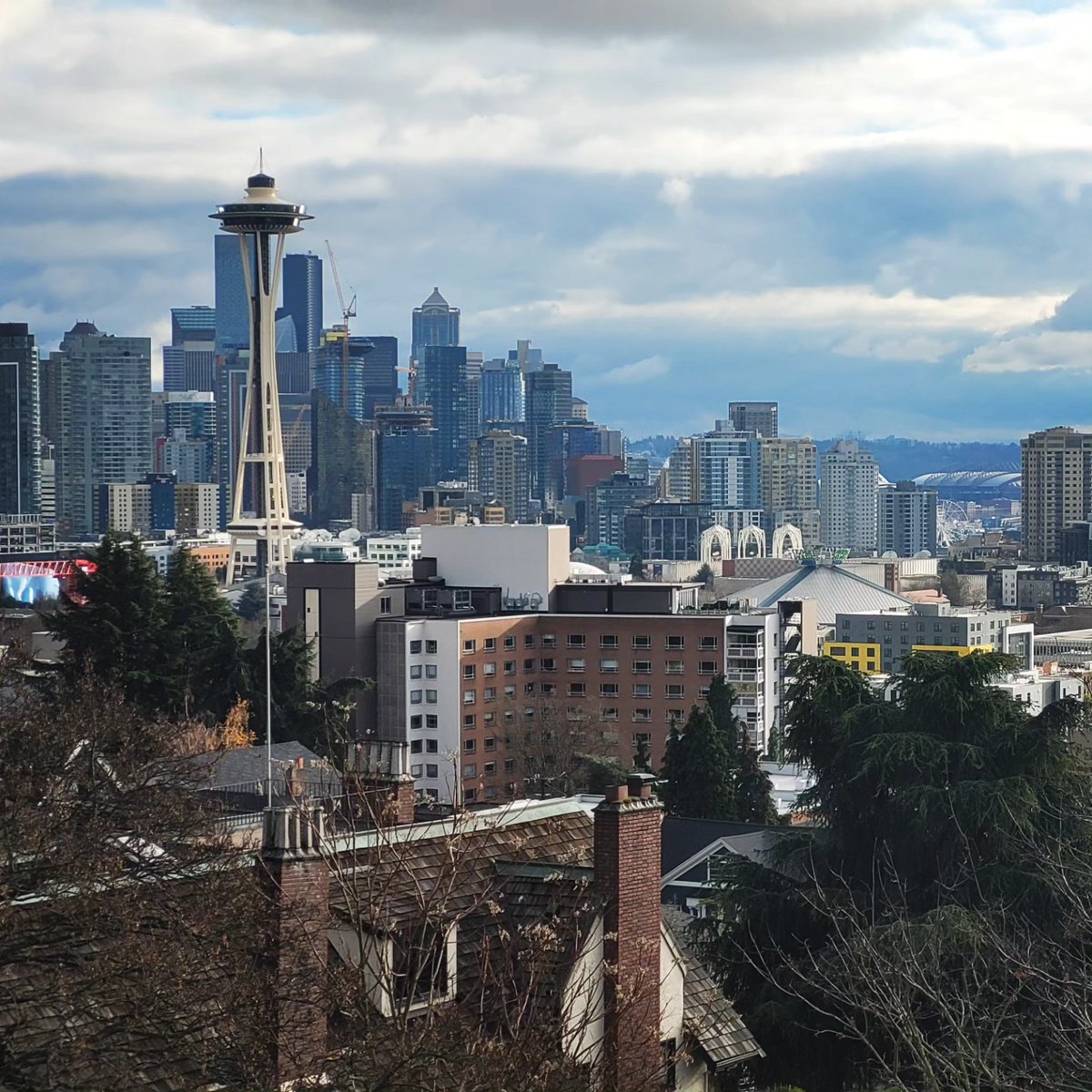 Jefferson_182's tweet photo. Happy I got nice weather for at least 1 day. It's such a cool city. #seattlelife #seattle #views #photooftheday #picoftheday #instagood https://t.co/5zoiq8Ur0v
