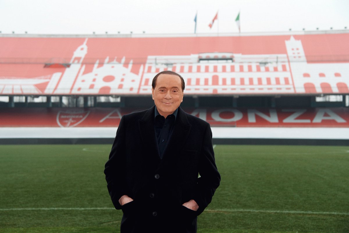 ACMonza's tweet photo. Oggi Silvio Berlusconi avrebbe compiuto 90 anni.
Da tutta la Grande Famiglia Biancorossa, semplicemente GRAZIE PRESIDENTE 🤍❤️ https://t.co/0cAwqktW84