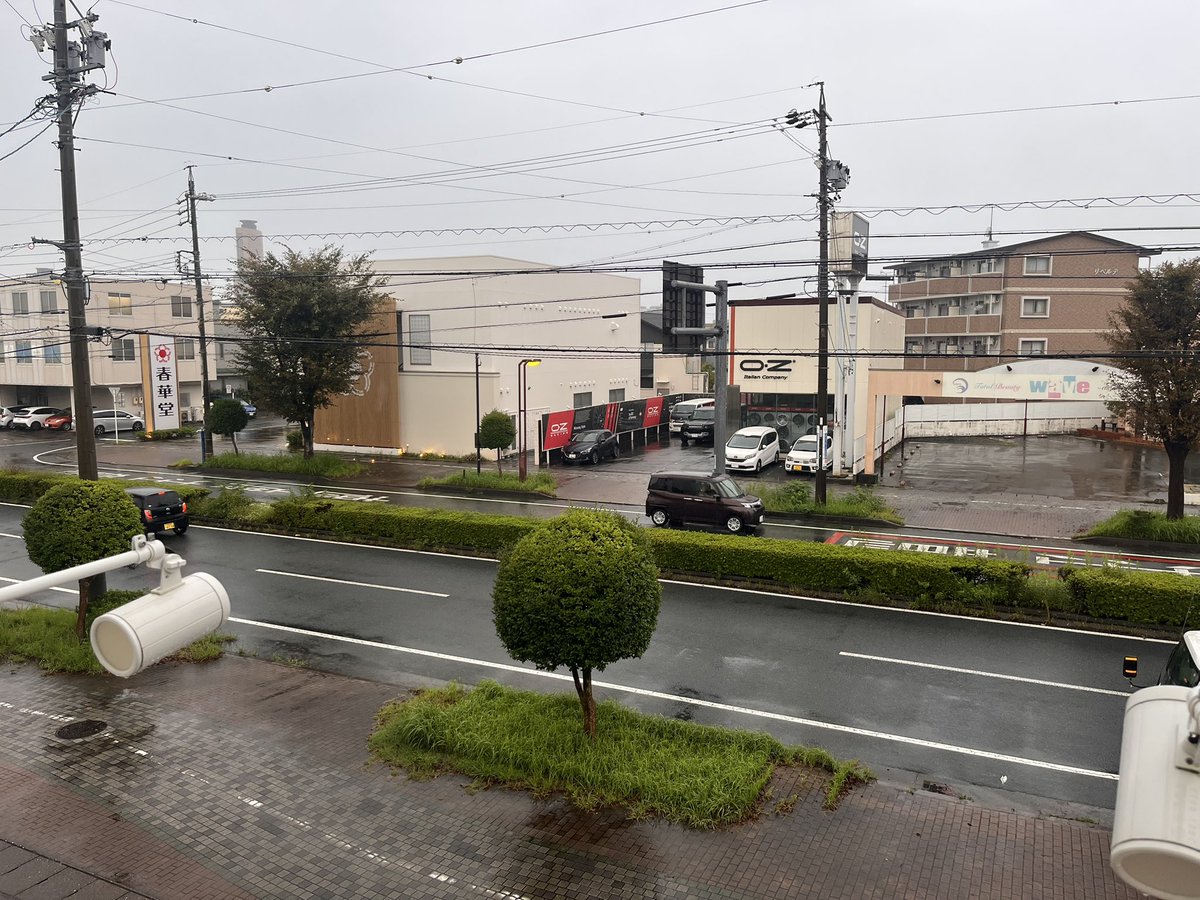 info_amita's tweet photo. ☔️の浜松。
半袖だと少し肌寒いくらいの気候。

もう秋🍂も目の前まで近付いていますね。
◯◯の秋ー
いろんな秋がありますが、皆さんは何の秋ですか？

リフォームの秋も良いかも🤭

#浜松リフォーム
#地域密着
#秋
#株式会社アミタ https://t.co/EKxDi4wI0A