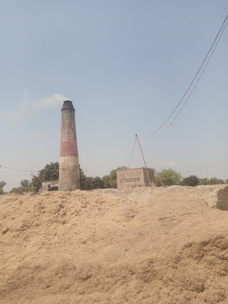 Muhammadsh31887's tweet photo. 🏭 Brick Kiln Environmental Visit 🌱

Such field visits give us practical knowledge and help us understand environmental issues beyond the classroom. 🌍💚
Clean air is our right, and protecting it is our responsibility. 🌿
#epapunjab #im4climate #maryamnawaz4climate https://t.co/ZMZvPtb4e0