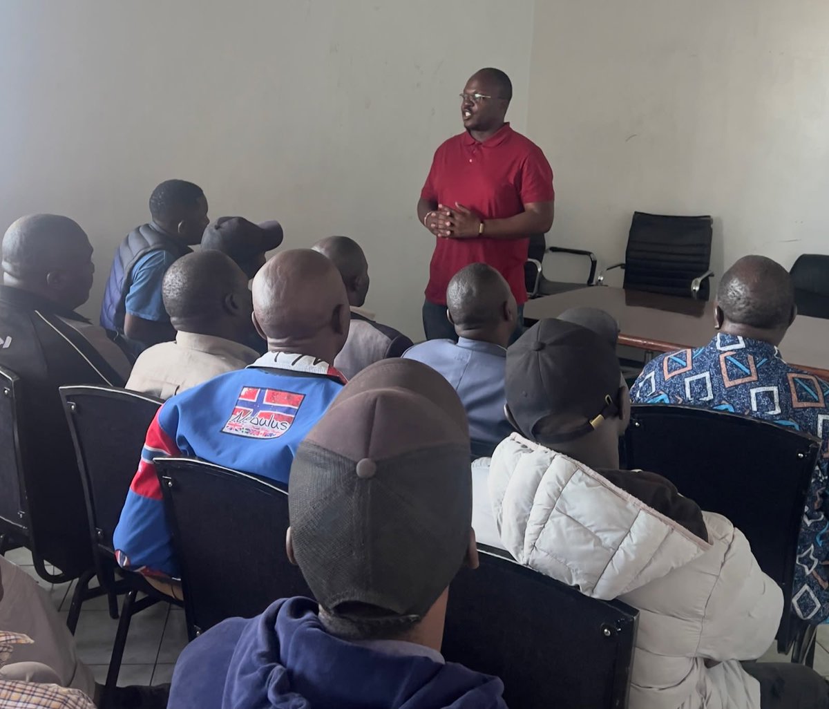 Bright_Shitemi's tweet photo. Greatful to have listened to this good friends and shared ideas in shaping opinions as we work together towards building a constituency that works for all our people. 

Dagoretti North lazima ibadilike.

#DagorettiNorthNiShitemi
#SisiNiSifuna https://t.co/A26d6F3jKT