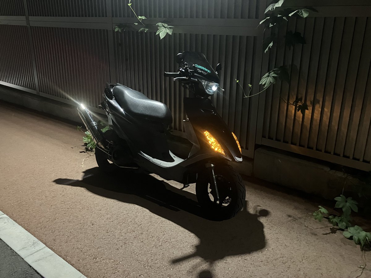 Y0taka_13's tweet photo. アドレス盗まれた💦

朝霞市ナンバーのせ　225 見つけたら取っ捕まえて欲しい

忠男マフラーにウィンポジの旭スクリーンのSS

#アドレスv125s #盗難　#拡散希望 https://t.co/K6espdncSy