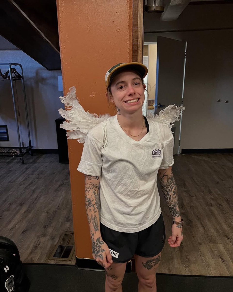 fireflyjuice_'s tweet photo. happy birthday to this angel on earth https://t.co/nN31hmMG28