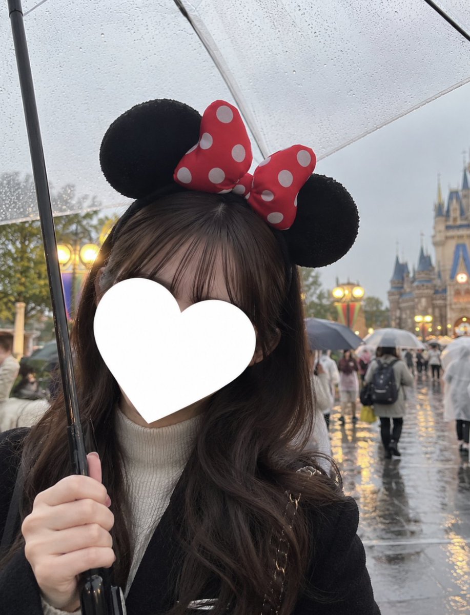 ym_10_18's tweet photo. ガーーーーWWW雨のディズニー、1日前髪死守‼️‼️‼️㌿𝒎𝒐𝒏𝒆𝒚神すぎる、、、、 https://t.co/VQ9feNXOnX