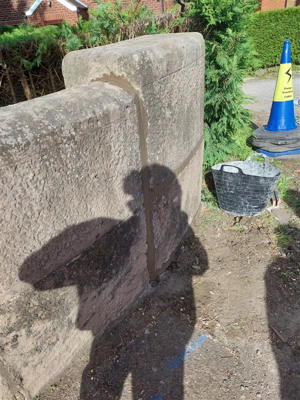 CECHighways's tweet photo. 📍Penn Culvert, Tunstall Road #Bosley
Works have been completed 8 days ahead of schedule, and included
✅Installation of 16 metal bars to stabilise the stone arch
✅Re-grouting of the arch
✅Repairs to the damaged parapet following an RTC
Thanks for your patience during the works https://t.co/CTFuh0zyoZ