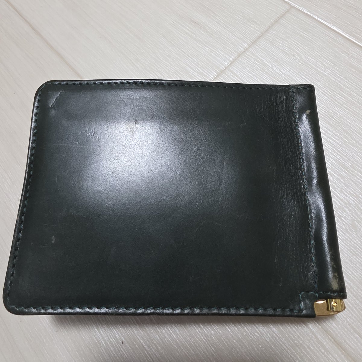 501XXLEVIS501XX's tweet photo. GLENROYAL グレンロイヤル マネークリップ 小銭入れ付き グリーン ME19

https://t.co/QSUzvRR6xe..

素材 牛革 ブライドルレザー
生産国 スコットランド
サイズ(cm) 縦 9 × 横 12(閉じた状態) × マチ 1.5

#財布
#wallet
#革小物
#ブライドル
#GLENROYAL
#グレンロイヤル
#ラクマ https://t.co/akLWKZlbqf
