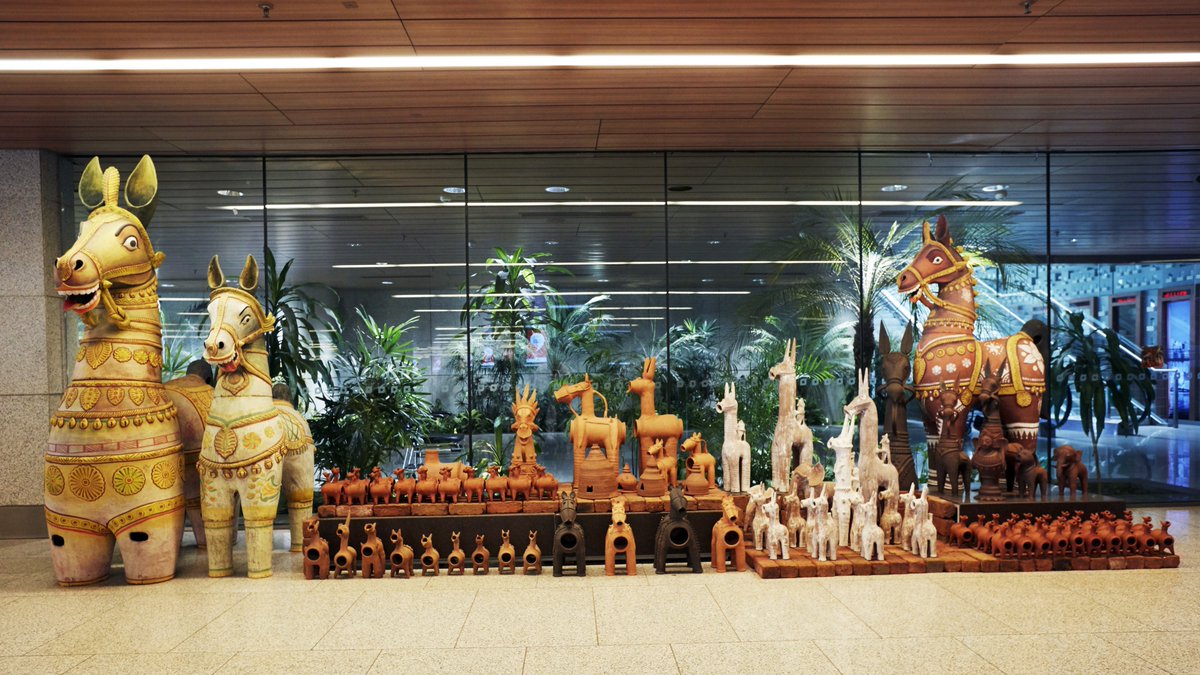 UnfilterdRaghav's tweet photo. Gautam Adani new airport look 

#adaniport https://t.co/x8lORcx4XB