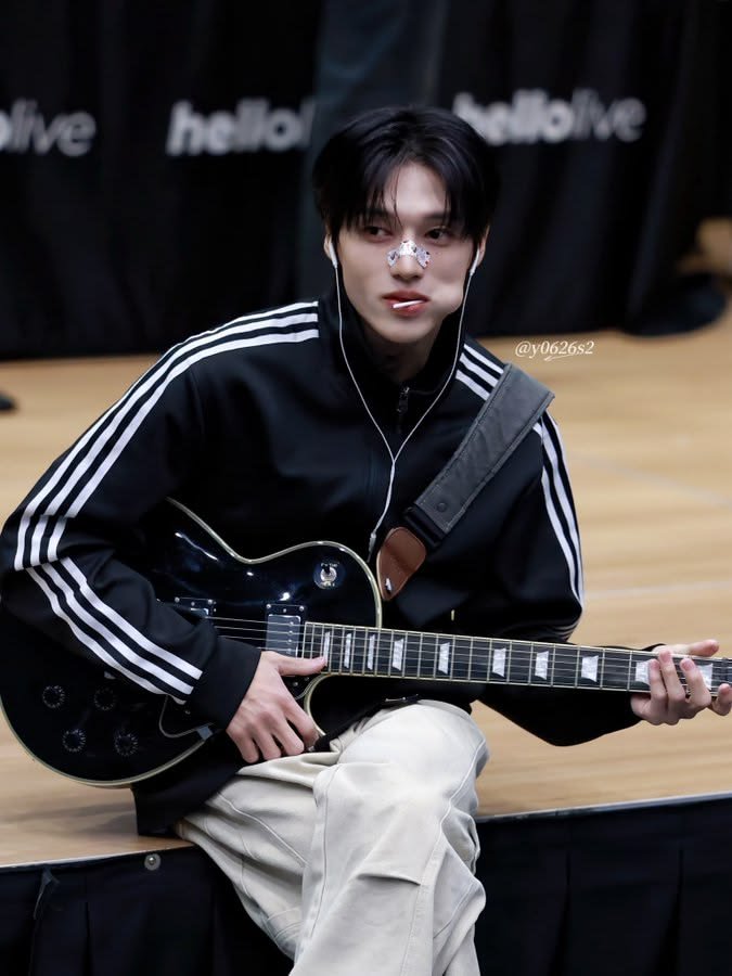 mars_tarock's tweet photo. 아디다스 정우영 https://t.co/wWMBO7wX2B