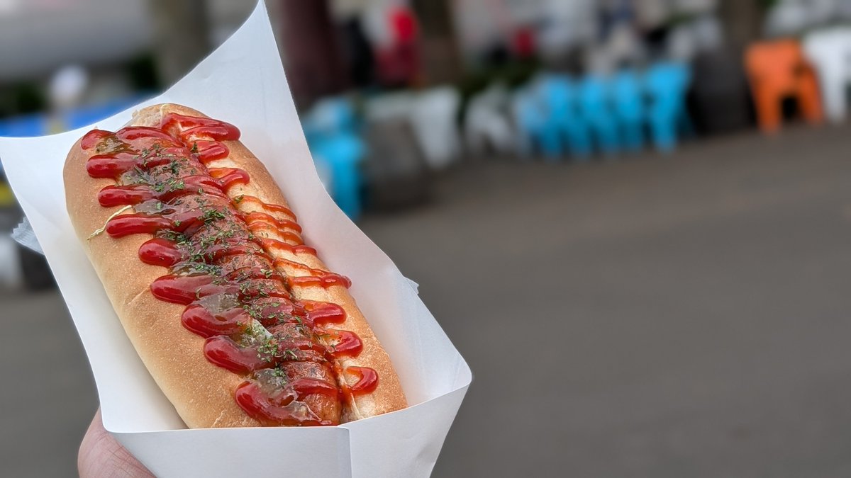 flyman5202's tweet photo. 今日のおやつ2
山形県天童市  NDソフトスタジアム
ZORO's HOTDOG STAND
スパイシーチリドッグ https://t.co/VgPL2BbzaM