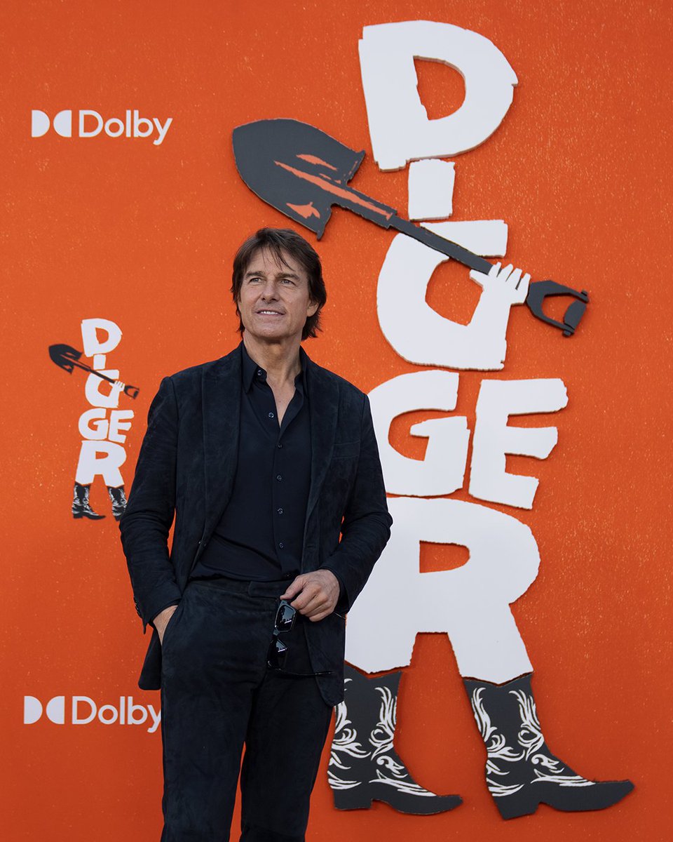 TomCruise's tweet photo. What a night surrounded by so many dear friends and such an incredible audience! To share this film with the city of Los Angeles, in a theater I have so many memories of, means the world. We’ll see you at the movies October 2!

1/2 https://t.co/CO1K1RsdDm