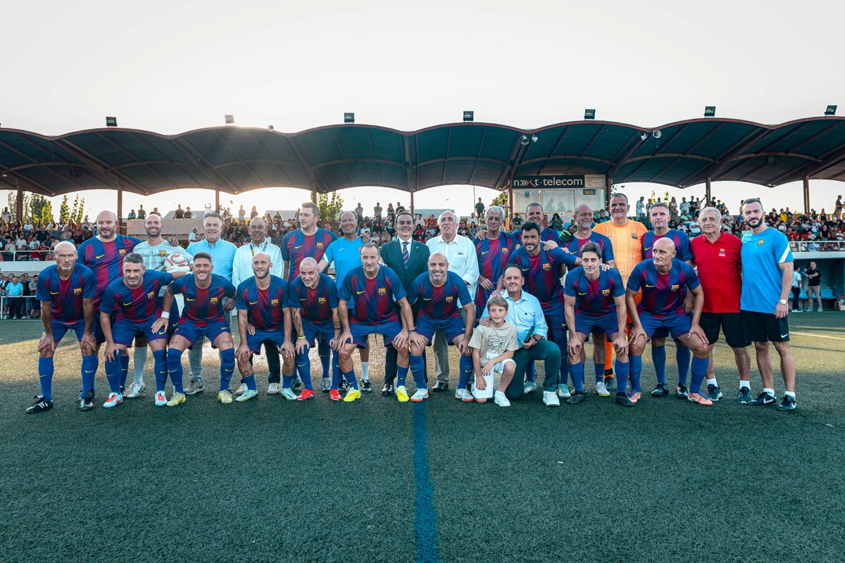 FCBjugadors's tweet photo. 🔵🔴 Empat a tres davant la UD Fraga!

⚽️ Els Veterans del Barça van igualar un partit molt disputat (3-3), amb un doblet de Fran Fuentes i un gol de Raúl Relats.

#Agrupació #VeteransBarça #FCBarcelona #seguimenjoc

https://t.co/e5fndP68sC https://t.co/kR4NIBuCZs