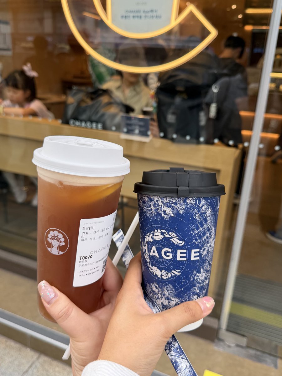 dosun___on's tweet photo. 을지로에서 콘부 봉골레라멘 챱 먹구 차지 한잔 사서 청계천에서 수다떨기 🚶‍♀️🚶‍♀️🍃 https://t.co/yVQA4SQFJ8