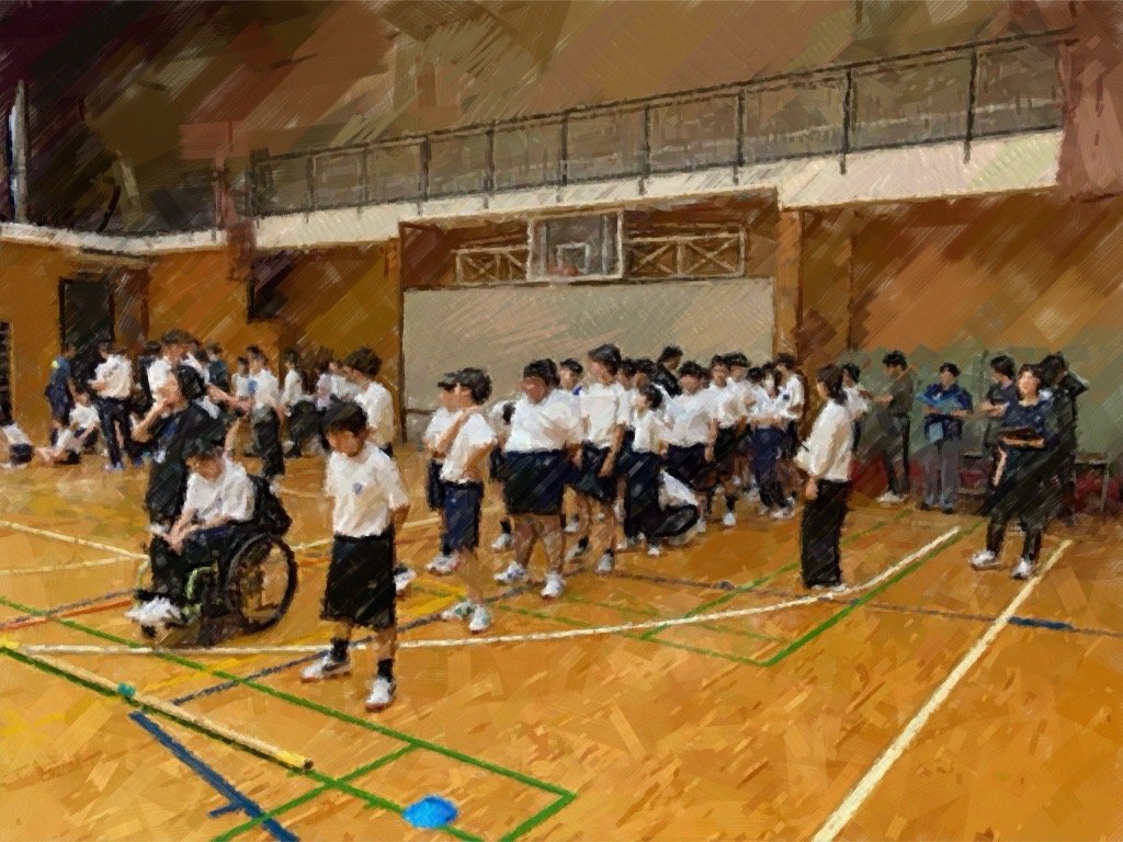 roppongi_jhs's tweet photo. Ｓ組は、10月9日に行われる特別支援学級合同運動会に向けて、本校体育館で合同練習を行いました✨
整列の仕方や入場の仕方、競技のルールなどを一つ一つ確認しながら、本番に向けて準備を進めていました。
真剣な表情で説明を聞き、意欲的に練習に取り組む皆さんの姿がとっても素敵でした😊 https://t.co/H6DSy8PUgb