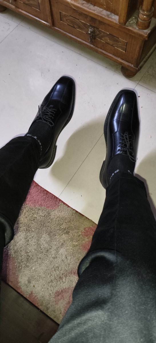 Masterviratking's tweet photo. Come and lick alphas shoes doggies 

@MasterOnTwinks https://t.co/HUv4shOEU7