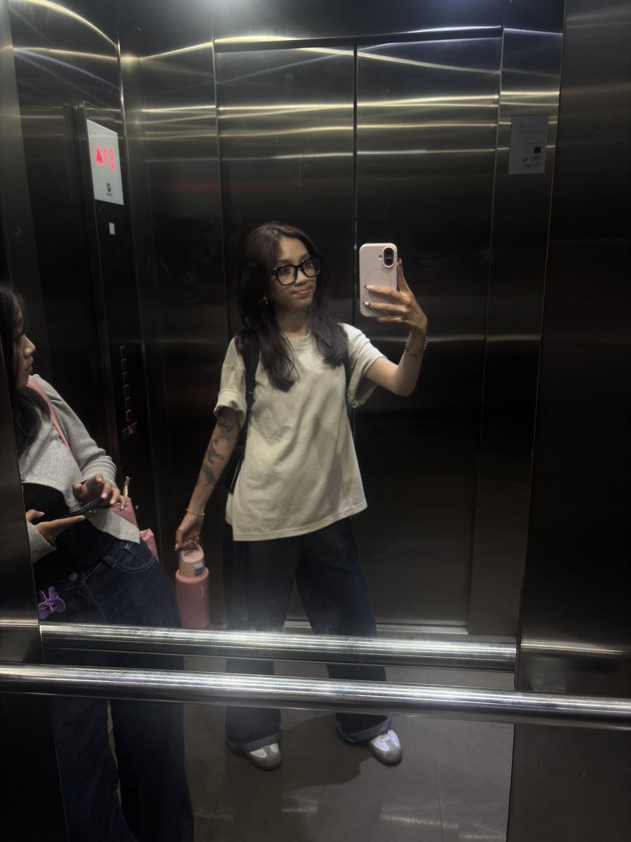 sapphicwl's tweet photo. ngampuzzzz https://t.co/hNOZW4YmqF