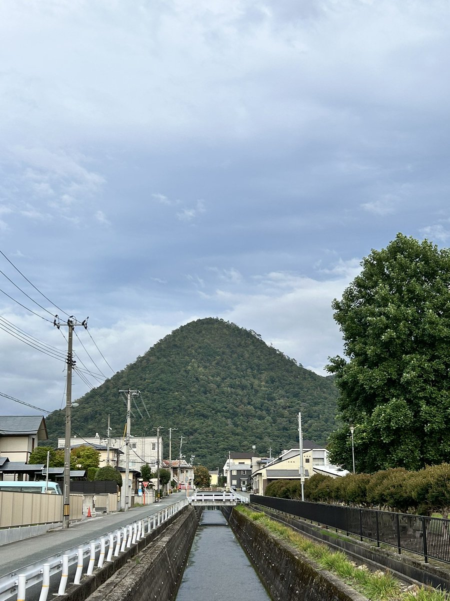 yahhoh's tweet photo. 涼しくなったし千歳山アタック再開か(^ ^;)
#今日の千歳山 #千歳山 https://t.co/lKo1B7ivIy