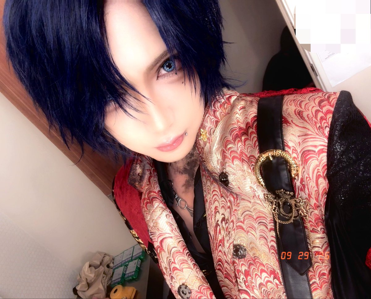 ibuki_d_out's tweet photo. 9/29  『バグサミ 2026東京』
Spotify O-EAST

入りしてメイクしてすぐライブというあっという間だったけど凝縮した日だったけど、

イースト楽しかった。ありがとう🌚
残りの時間も楽しんで。 https://t.co/aXQkDgjNCr