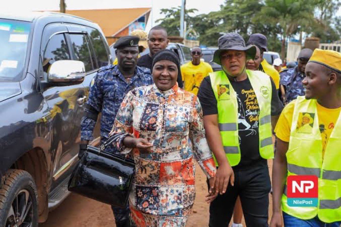 MwesigyeFranks's tweet photo. JUST IN: Presidential Police Guard (PPG) officers guarding Hajjat Hadijah Namyalo have been withdrawn. https://t.co/CytFJHNMDh