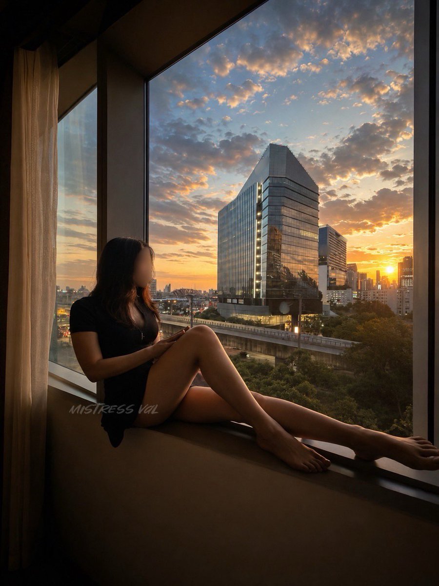 ms_val5555's tweet photo. I will be returning to 🇸🇬SG from 30 Oct (Fri) -1 Nov (Sun).

I am also offering an exclusive rate for sessions booked before 10 Oct. A deposit is strictly required to secure this rate. Do book soon to avoid any disappointment, as slots are limited. https://t.co/Vw6C7nCTUp