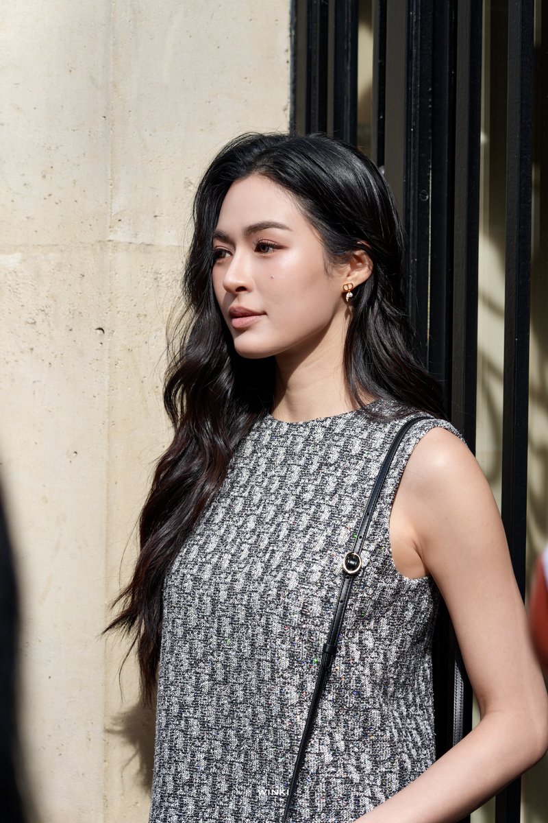 winkiloka_lo's tweet photo. 260928 Dior Paris 
Lady ❤️

#LingOrmDiorSummer27
#LinglingKwong #LinglingKwongXDiorSummer27
#Dior #DiorSummer27 #PFW

@Dior @linglingsirilak @XFashion https://t.co/ZV86VlHRJM