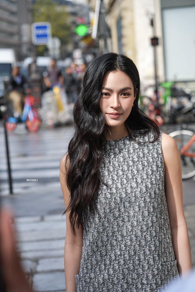 winkiloka_lo's tweet photo. 260928 Dior Paris 
Lady ❤️

#LingOrmDiorSummer27
#LinglingKwong #LinglingKwongXDiorSummer27
#Dior #DiorSummer27 #PFW

@Dior @linglingsirilak @XFashion https://t.co/ZV86VlHRJM