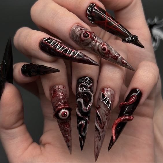 gothicornate_'s tweet photo. dark halloween romance at your fingertips https://t.co/axfjE9pyZc