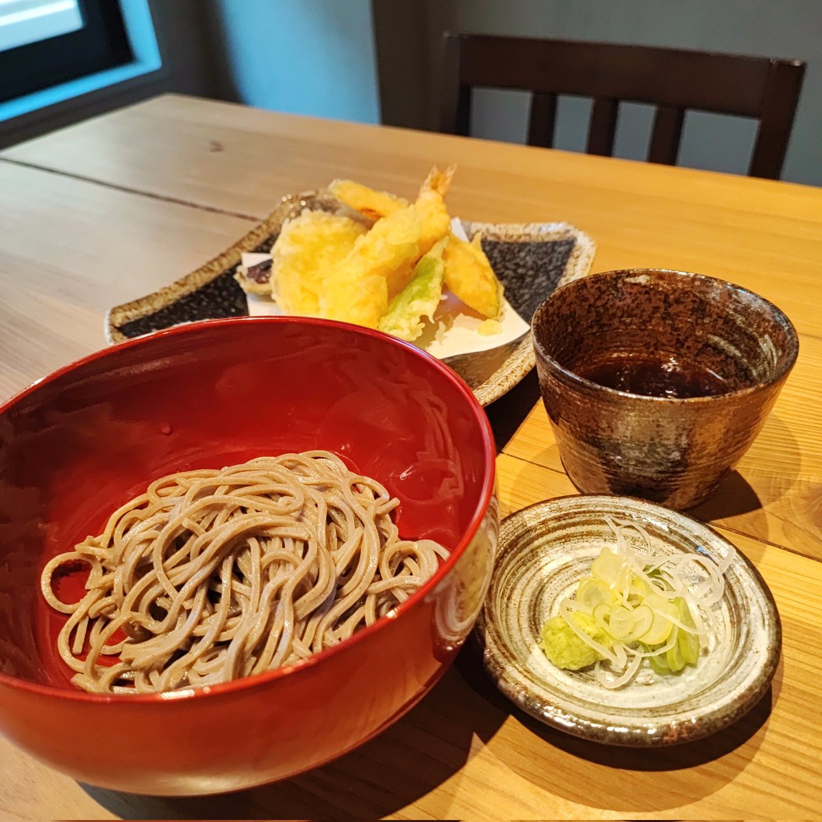 shingari_soka's tweet photo. こんばんは🌙
ランチ営業はたくさんの方にご来店いただき、誠にありがとうございます！
ディナーも張り切って営業してまいります✊🏻✨
美味しい酒と肴をご用意してます

皆様のご来店を心よりお待ちしております🤗

営業時間
ﾃﾞｨﾅｰ 17:00~lo21:00

#草加蕎麦 
#草加グルメ 
#草加ディナー https://t.co/SvxdUYN5Nz