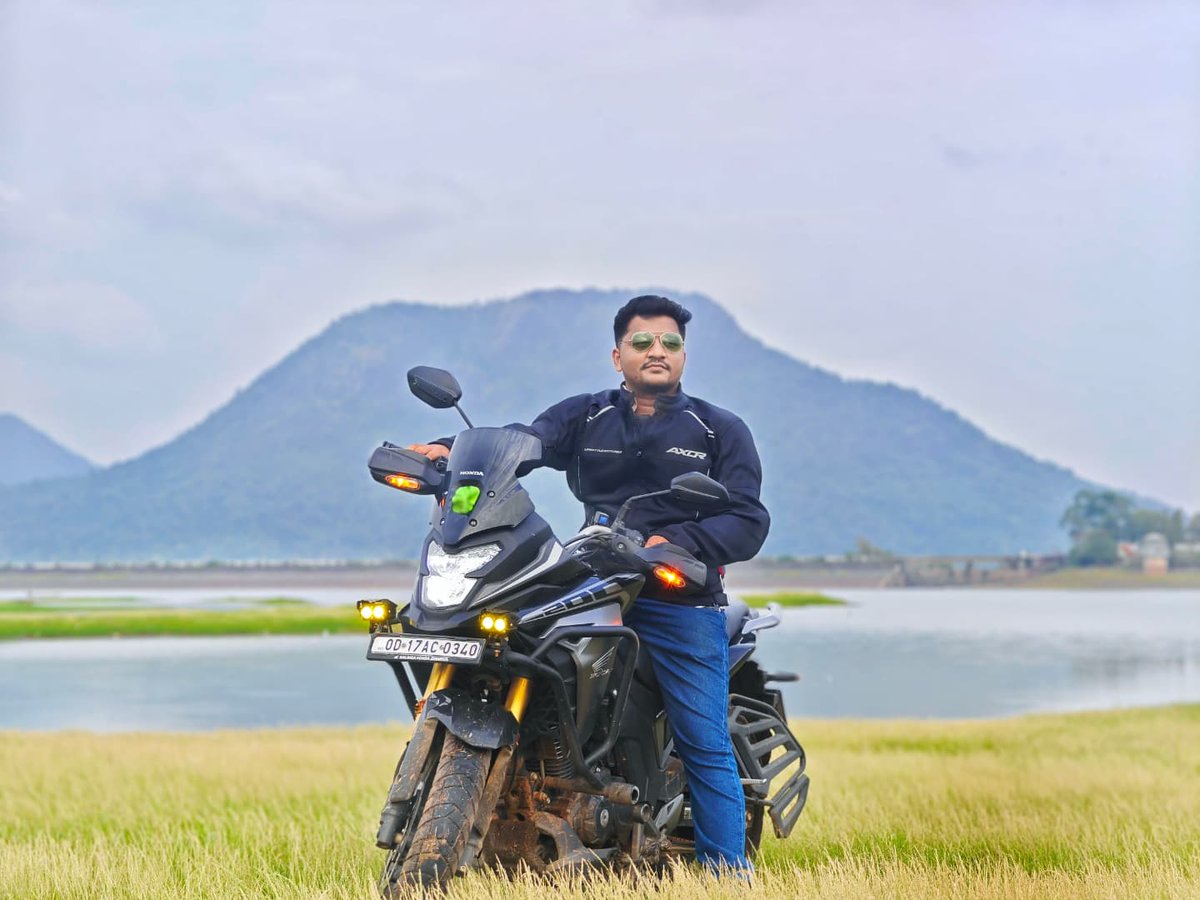 Gelouko_Edinho's tweet photo. 😎😎😎

#travel #travelphotography #koraput #deomalihills #monsoon #mountains #portraits https://t.co/p8Aq4GW4rM
