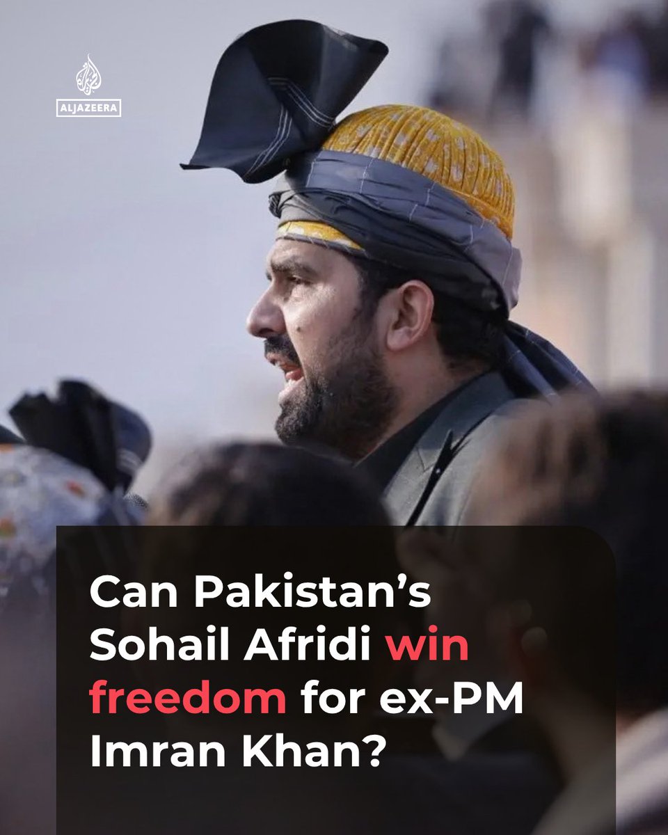 AJEnglish's tweet photo. At 37, Sohail Afridi is the PTI’s top elected leader. But the Khyber Pakhtunkhwa chief minister is now assuming a major national role too – as the party’s top mobiliser before a march to demand freedom for Pakistan’s former PM Imran Khan.

Read more: https://t.co/iOYJY9bSjX https://t.co/EMYEHdXwgH