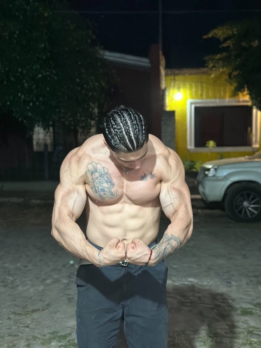 MuscleProjectMx's tweet photo. Mexican Alpha Stud https://t.co/UB2HY68Y8U