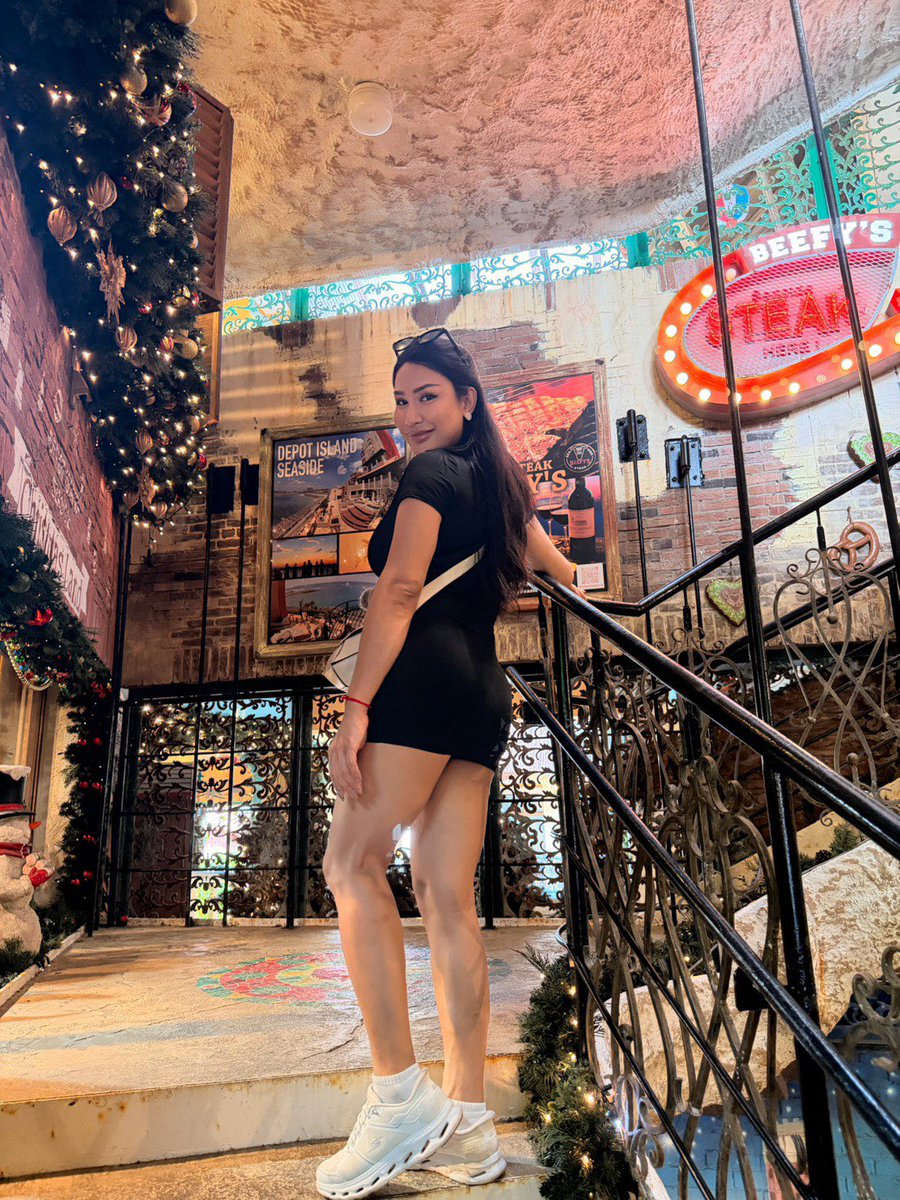 DanilleWener's tweet photo. #ladyboy_riyadh 
#ladyboy_saudi 
#ladyboy_both_in_Riyadh

 ✿ ✿ ✿ https://t.co/KHpfApedd5