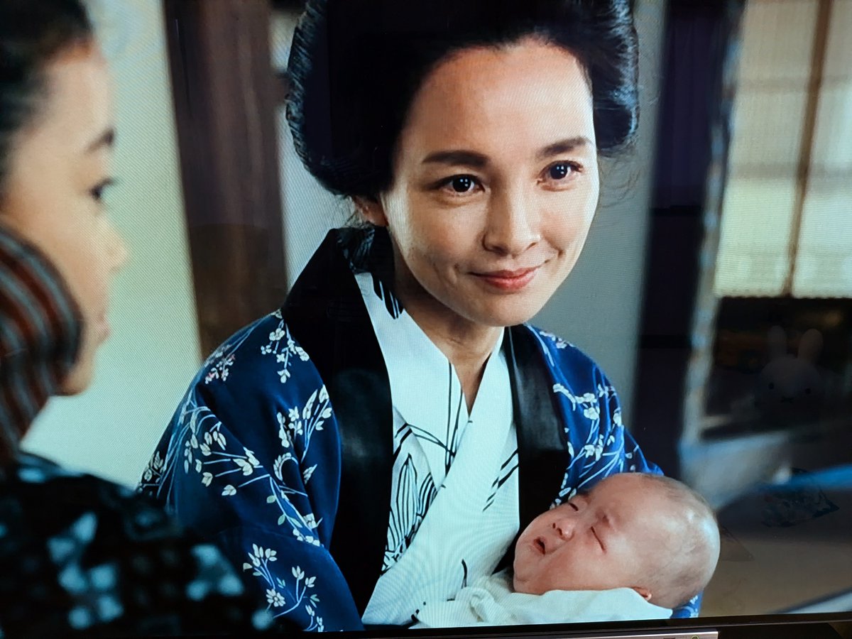 pagoda_chan's tweet photo. 昨日から始まった朝ドラ、赤ちゃんがかわいすぎてとても忙しい。 https://t.co/OxAMtE30Lk
