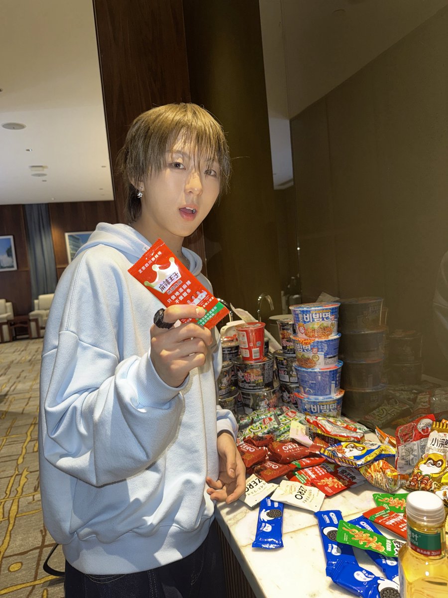 nouera_official's tweet photo. 💭_

[#미라쿠] 상하이🥰🥰🥰

#NouerA #누에라 #ヌエラ
#MIRAKU https://t.co/lFMVd7ZFZT