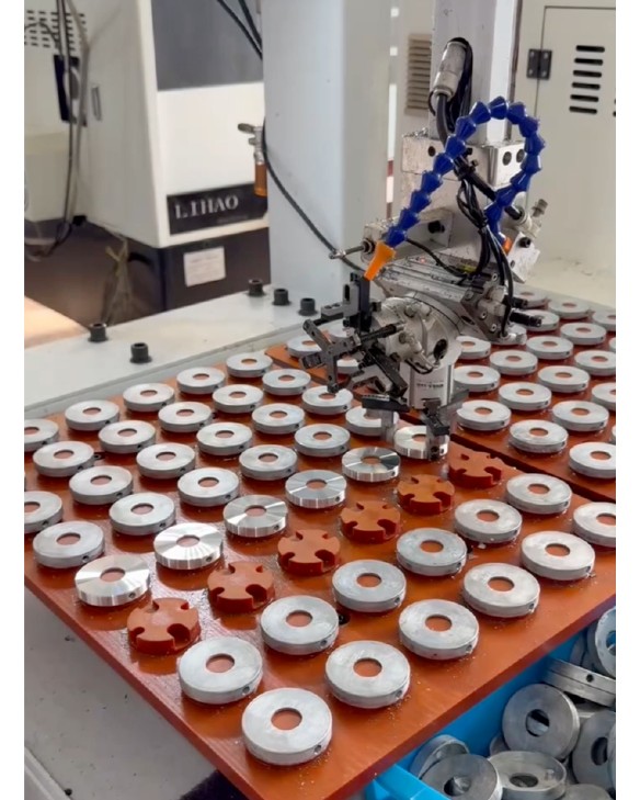 Furn_Hardware_'s tweet photo. Automated hardware production Precision machining in our factory Custom &amp; bulk orders welcome
#HardwareManufacturer #FurnitureHardware https://t.co/FZM6zI1mpH