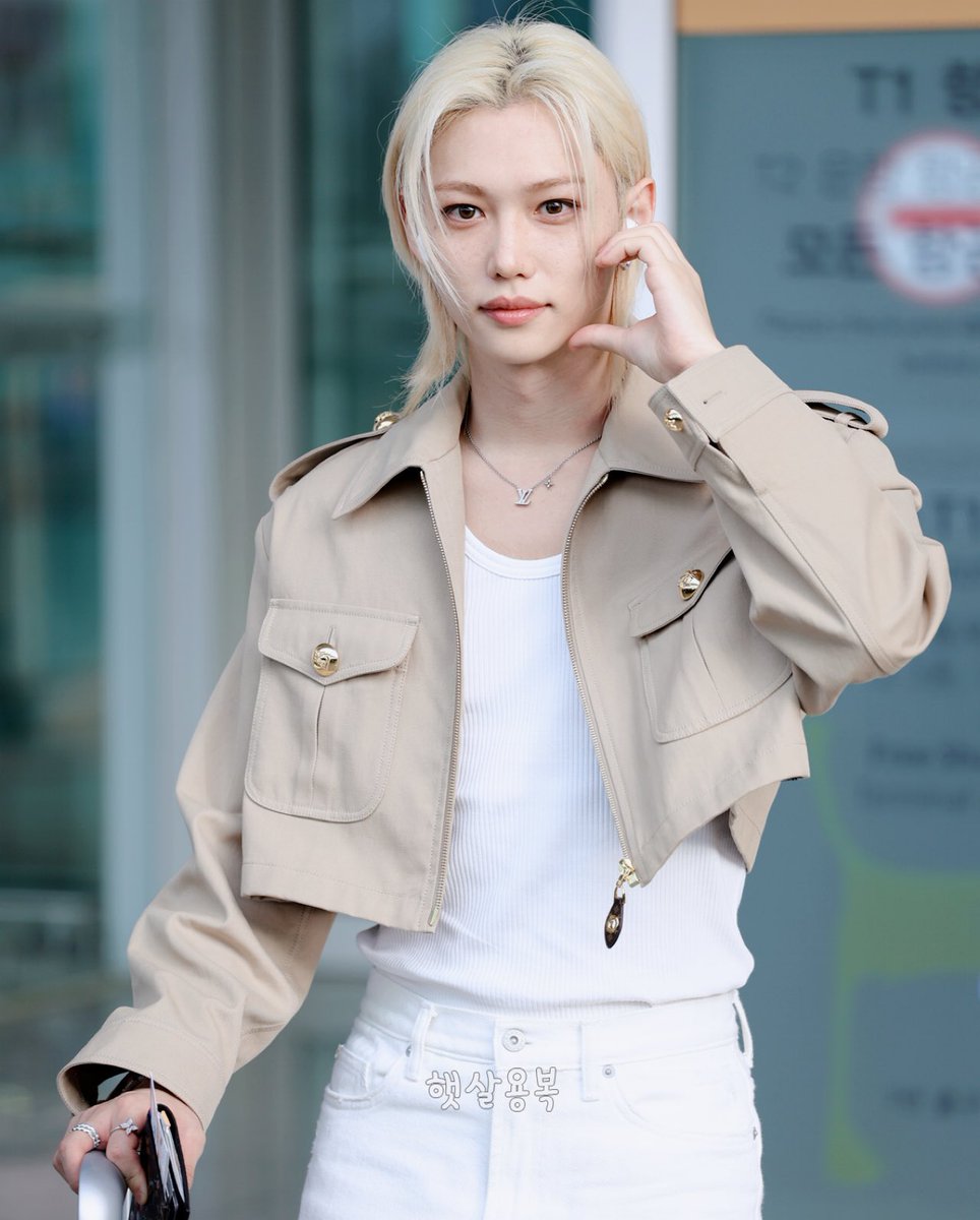 0915_sun_shine's tweet photo. 루이비통 용복이 잊을 수 없어요!!!!
✨✨왕자님을 기다려요✨✨

FELIX ICÔNE DE LA MODE
#FELIXxLVSS27 #FELIX 
@LouisVuitton https://t.co/KEnnYPOjYV