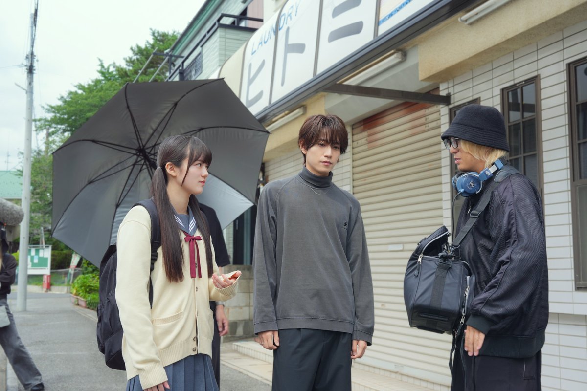midorikunmovie's tweet photo. ⋰
メイキング写真公開📸
⋱
⠀
監督と熱心に話し合う姿や
撮影中の真剣な表情など、
作品への熱量が伝わるカットが到着🌿
⠀
さらに、
和気あいあいとした現場の空気感もお届け！
⠀
詳細はニュースページを✅
https://t.co/32pYWFexx8
⠀
#映画お姉ちゃんの翠くん
𝟏𝟐.𝟒(𝐅𝐫𝐢)公開🎬 https://t.co/QBlyo7n6lj