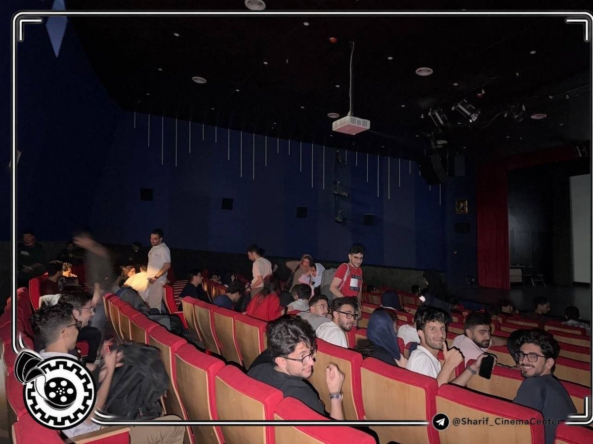 SharifCinema's tweet photo. #گزارش_تصویری
چند قاب از اکران فیلم Shutter Island 🎥🔥
ممنون از همه‌ی دوستانی که در این اکران کنار ما بودند.
امیدواریم اکران خوبی براتون بوده باشه و بهتون خوش گذشته باشه.

📍 آمفی‌تئاتر مرکزی دانشگاه صنعتی شریف
کانون سینمای دانشگاه شریف
#دانشگاه_شریف
#کانون_سینما
#Shutter_Island https://t.co/Qll3UHqUzZ