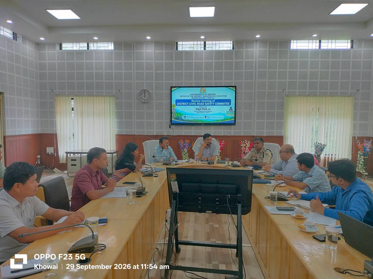 dmkhowai's tweet photo. District Level Road Safety Committee meeting held today under the chairmanship of DM & Collector, Khowai, to review road safety measures, accident prevention and traffic compliance.
#RoadSafety #KhowaiDistrict #SafeDriveSaveLives #Tripura https://t.co/ovdw3ofgfV