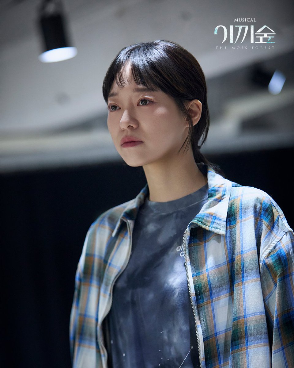 _LIVECONNECTION's tweet photo. #뮤지컬 [#이끼숲] 

이끼숲을 만나기까지 D-2,
연습사진 공개🌿

마르코 | 홍승안
소마 | 강연정
유오 | 이주순
의주 | 이혜진

-
𝟐𝟎𝟐𝟔.𝟏𝟎.𝟎𝟏 - 𝟏𝟐.𝟏𝟑
백암아트홀 https://t.co/ff7B6hiytp